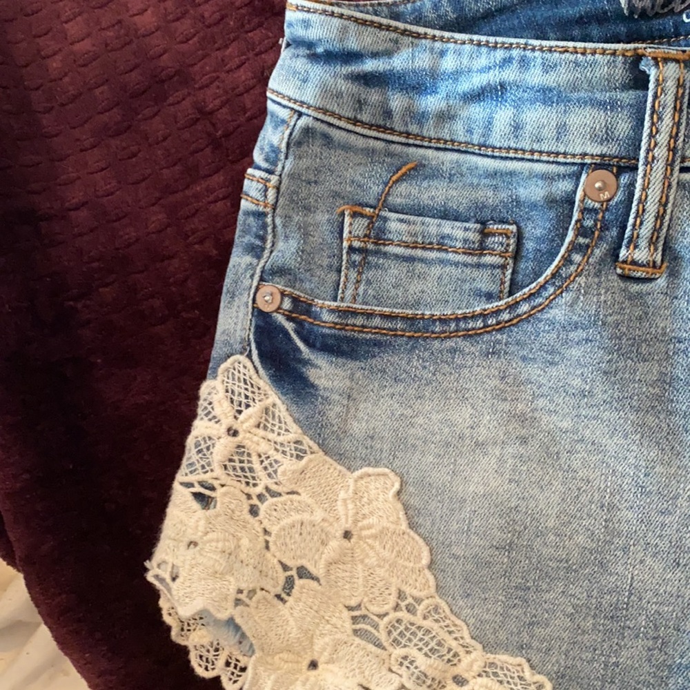 Mossimo high rise Jean shorts with lace🔴 - Picture 2 of 6